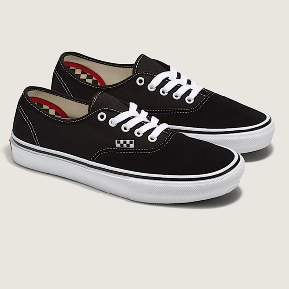 NIB Mens Skate Authentic Shoe Sz 10 Black/White